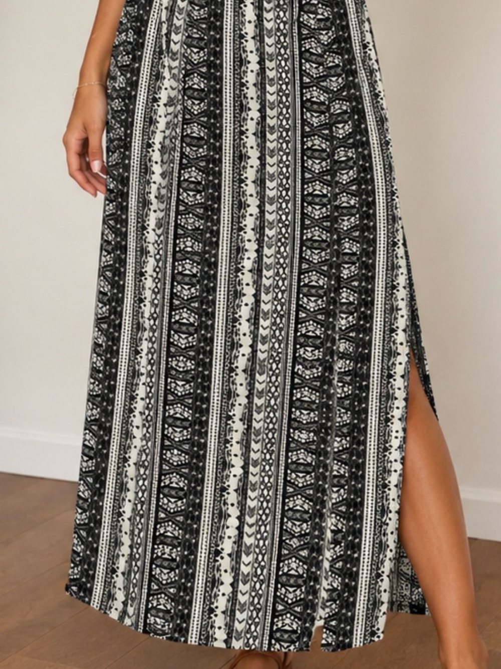 American Eagle Outfitters Black & White Printed Skirt